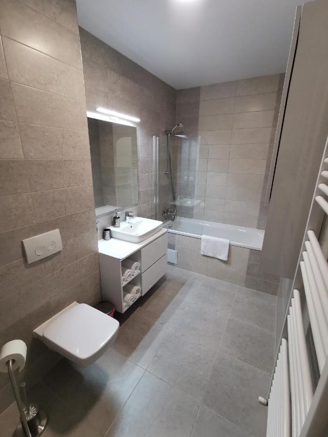 Kronbed Apartments Brasov Bagian luar foto