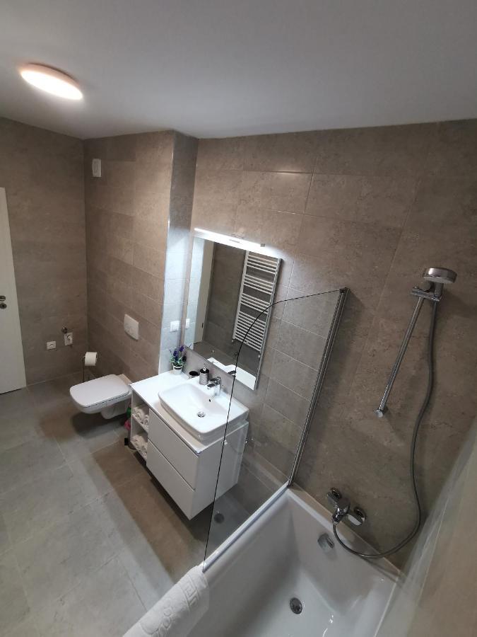 Kronbed Apartments Brasov Bagian luar foto