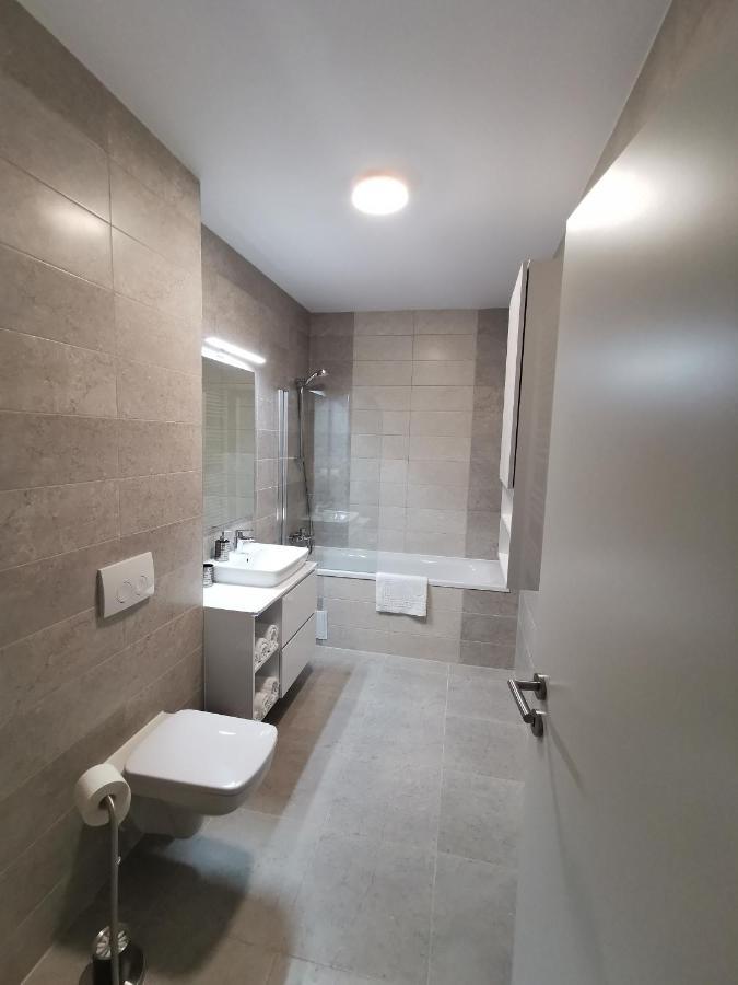 Kronbed Apartments Brasov Bagian luar foto